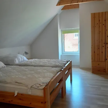 Direkt Am Kanal Apartment Emden