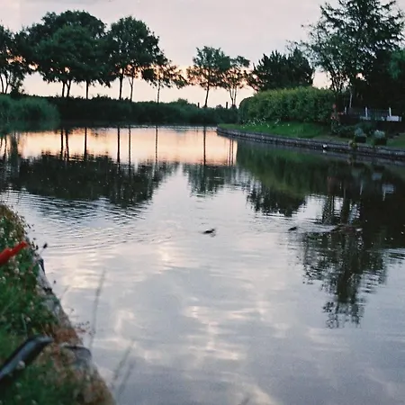 Apartment Direkt Am Kanal Emden